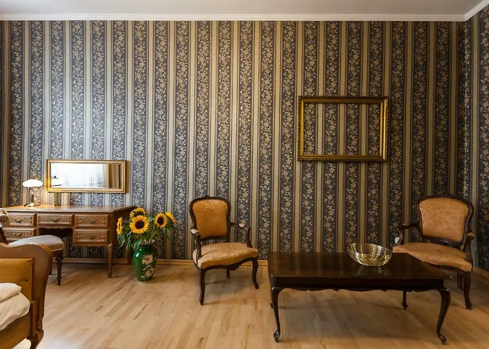 Vintage Senacka 5 דירה *